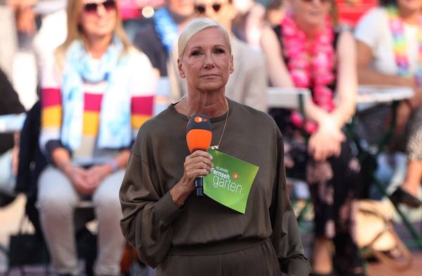 Andrea Kiewel kämpfte sich am Sonntag mit einer Erkältung durch den "ZDF-Fernsehgarten".