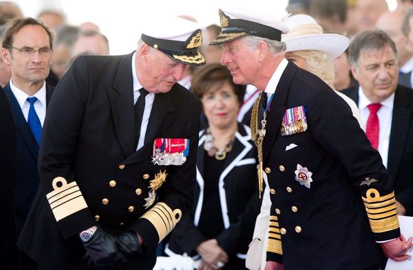 König Charles (r.) bezeichnete König Harald zu dessen Tod als "geliebten Verwandten".
