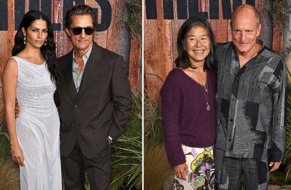 Matthew McConaughey posierte mit Ehefrau Camila Alves (l.). Woody Harrelson ließ sich mit Ehefrau Laura Louie ablichten.