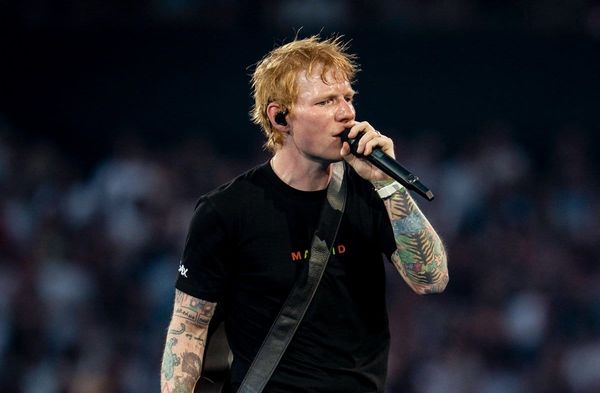 Ed Sheeran während eines Auftritts.