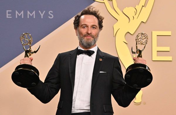 Matthew Rhys konnte am Montag gleich zwei Awards als bester Hauptdarsteller entgegen nehmen.