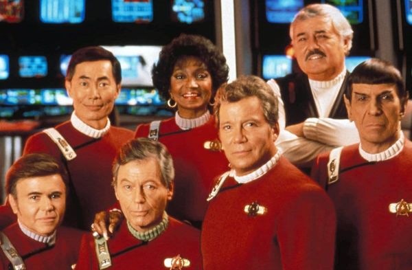 Die Kerncrew der originalen Enterprise rund um Captain James T. Kirk (William Shatner 2.v.r.).