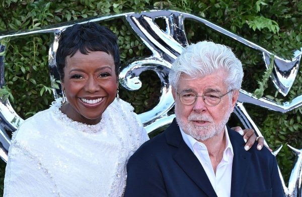 George Lucas und seine Ehefrau Mellody Hobson bei der Eröffnung des neuen Lucas Museum of Narrative Art.