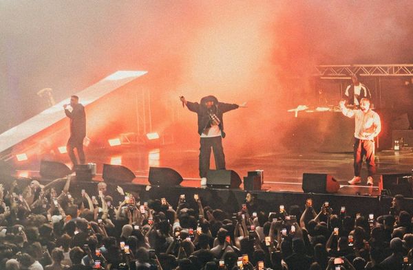 Haftbefehl (Mitte) bei seinem Comeback-Konzert in Frankfurt.