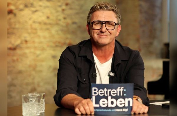 "Leben - Die Sprechstunde mit Hans Sigl": Hans Sigl bespricht mit seinen prominenten Gästen Alltagsfragen und "Absurditäten …