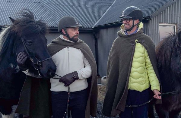 Klaas Heufer-Umlauf (li.) und Joko Winterscheidt sind gemeinsam nach Island gereist.