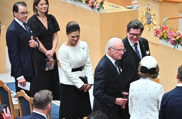 Unter anderem Prinz Daniel (l.), Kronprinzessin Victoria (Mitte) und Königin Silvia (r.) begleiteten König Carl XVI. Gustaf …