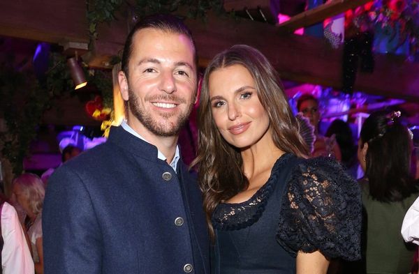Zum Almauftrieb erschienen viele Prominente in der Käfer Wiesn-Schänke - auch Riccardo Basile und Laura Wontorra.