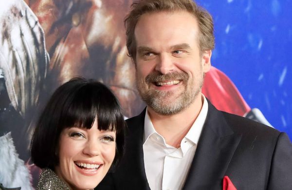 Lily Allen lobt David Harbours 'großzügige' Reaktion auf ihr Album