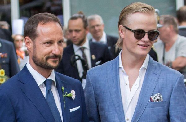 Der damalige Kronprinz Haakon (li.) und Marius Borg Høiby bei einem Event im Juni 2016.