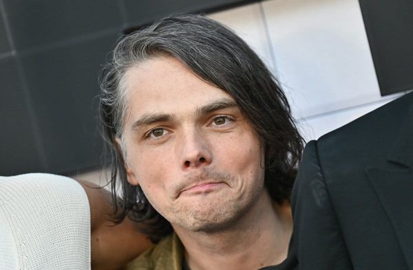 Gerard Way, Frontmann von My Chemical Romance, hat durch die Blume ein neues Album angekündigt.