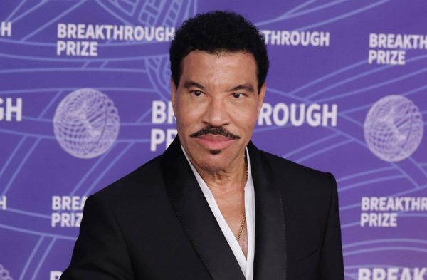 Lionel Richie ist nach einem Krankenhausaufenthalt offenbar wieder fit.