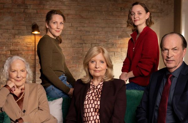 Das Team der "Kanzlei" ist wieder im Einsatz (v.l.): Marion von Brede (Marie Anne Fliegel), Nora Siewert (Nikola Kastner), I…