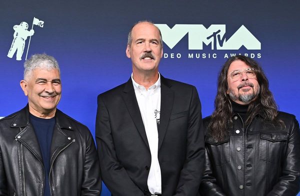 Nirvana ohne Kurt Cobain: Pat Smear, Krist Novoselic und Dave Grohl (v.l.n.r.) bei den VMAs.