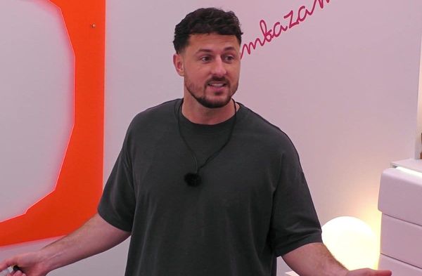 Jannik Kontalis lässt bei "Love Island VIP" nichts anbrennen.