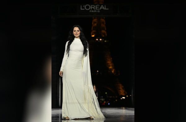 Ruby O. Fee bei ihrem Laufsteg-Debüt in Paris.