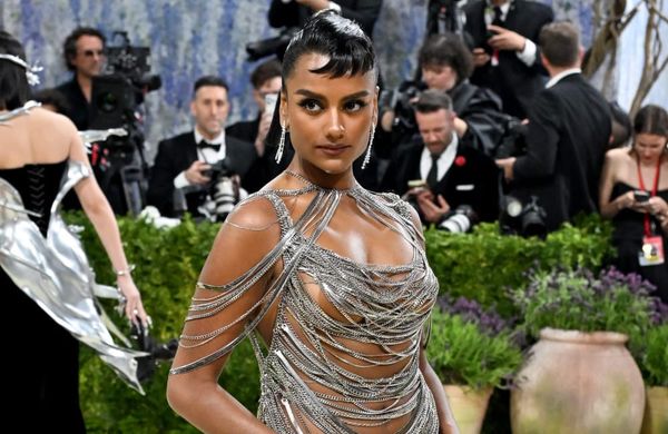 Simone Ashley würde gerne ein Bond-Girl spielen