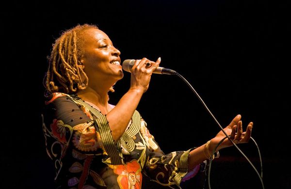 Stars zollen verstorbener Grammy-Gewinnerin und Jazz-Ikone Cassandra Wilson Tribut