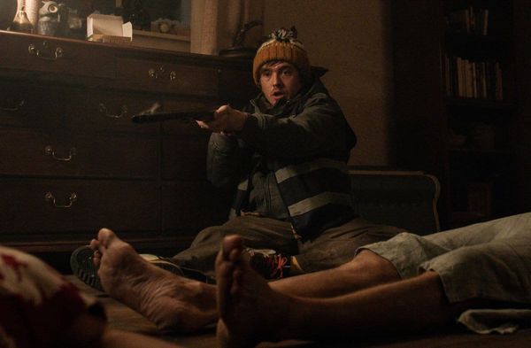 Hat einen richtig, richtig miesen Tag erwischt: Krankenhaus-Kurier Bryan (Austin Abrams) in "Resident Evil".