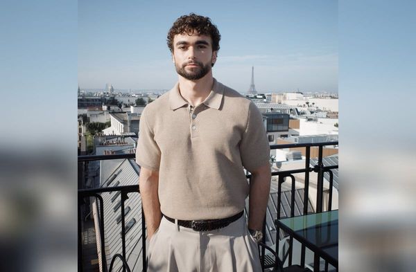Sportlich kennt man ihn längst, jetzt zeigt sich Arda Saatçi auch von seiner modischen Seite in Paris.