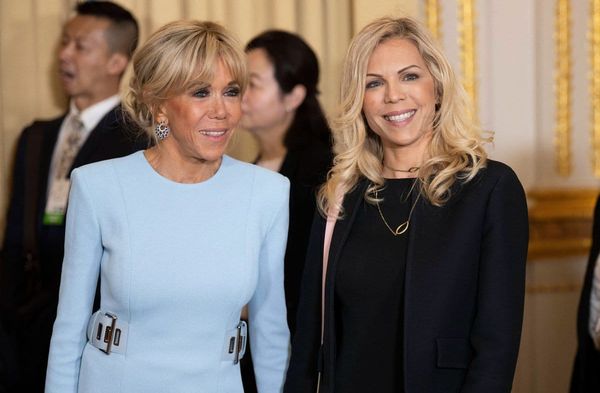 Tiphaine Auzière (re.) ist die jüngste Tochter von Brigitte Macron und stammt aus ihrer ersten Ehe.