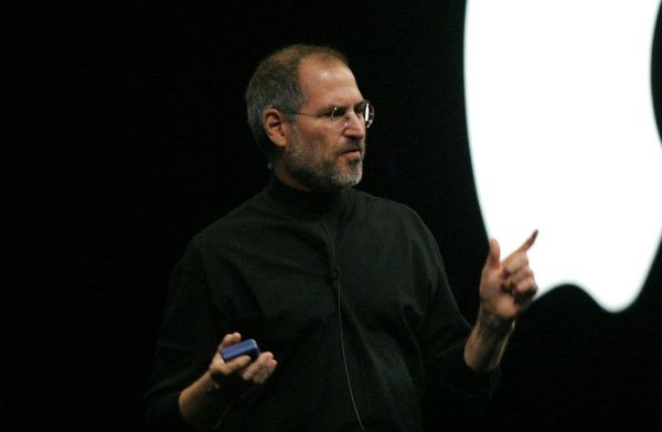 Steve Jobs, der Mann mit dem schwarzen Rollkragenpullover, ist vor 15 Jahren verstorben.