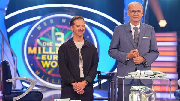 Julian Genisi und Günther Jauch im Studio von "Wer wird Millionär?"