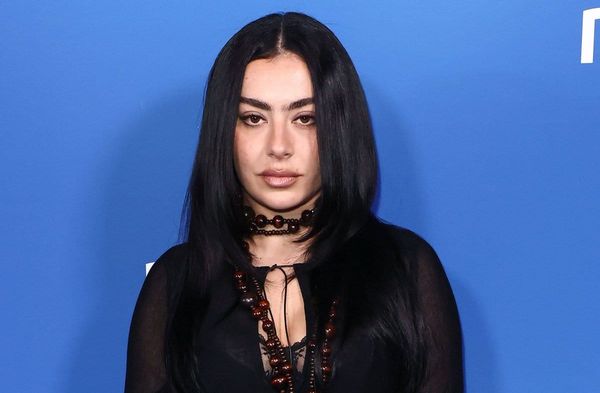 Charli xcx ließ Martin Scorsese bereits für das Cover ihres neuen Albums fotografieren.