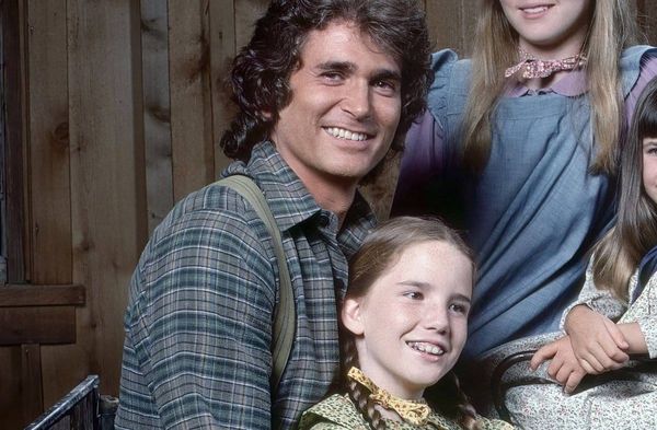 Melissa Gilbert im Arm von Michael Landon in ihren "Unsere kleine Farm"-Rollen.