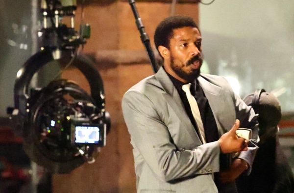 Michael B. Jordan bei Dreharbeiten zu "Miami Vice '85" in New York City.