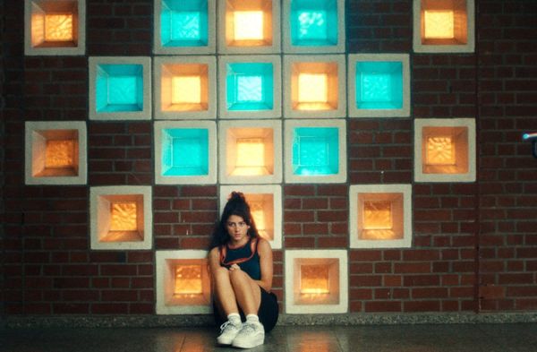 Mila (Derya Akyol) in "Euphorie".
