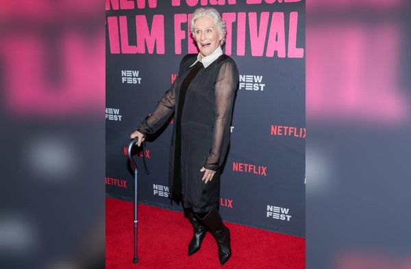 Glenn Close erschien bei der Filmpremiere von "La Bola Negra" mit einem Gehstock.