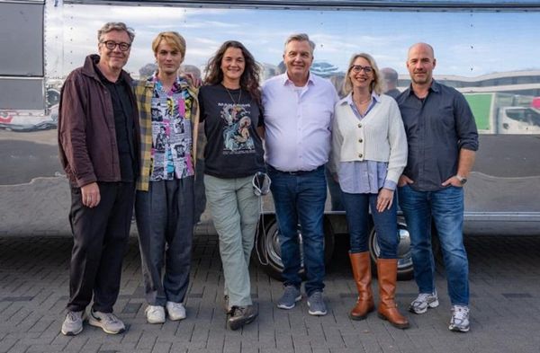Hermann Florin, Ludwig Simon, Katja von Garnier, Hape Kerkeling, Julia Hayungs, Sebastian Werninger (v.l.n.r.) arbeiten für …