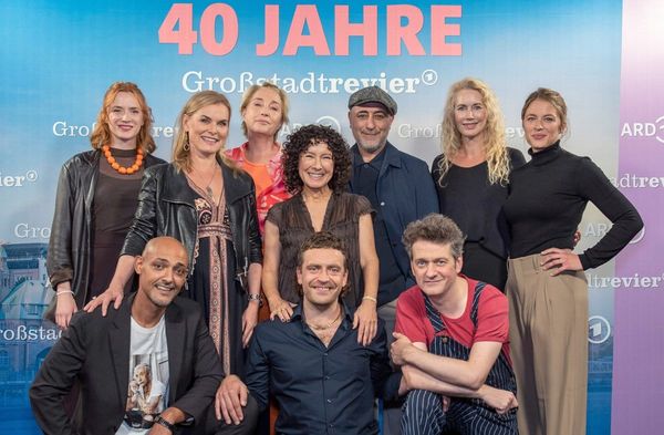 ARD-Vorabendserie "Großstadtrevier" feiert Jubiläumsabend mit Darstellern und ehemaligen Darstellern (v.l.): Sofie Junker, P…