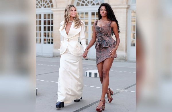 Beeindruckender Auftritt: Heidi Klum (l.) und ihre jüngere Tochter Lou bei der Paris Fashion Week.