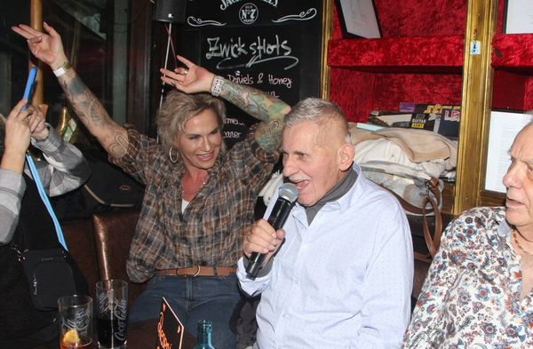 Heinz Hoenig feierte seinen Geburtstag in Hamburg nach.