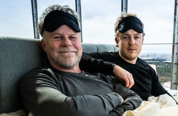 Zum Auftakt der neuen "JENKE"-Strecke auf ProSieben testet Jenke von Wilmsdorff zusammen mit Sohn Jánik viele Dinge für eine…