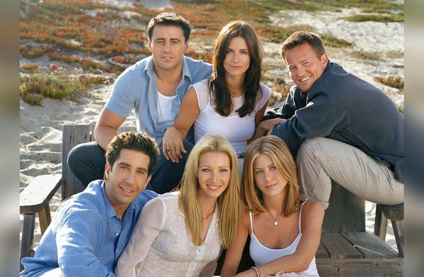 Die "Friends"-Stars waren alle bei der Beerdigung von Matthew Perry (r.) dabei.