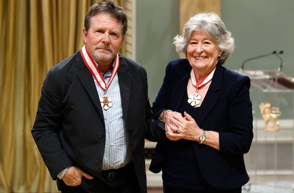 Schauspieler Michael J. Fox wurde am Freitag im Rahmen einer Zeremonie in der Rideau Hall in Ottawa von Generalgouverneurin …