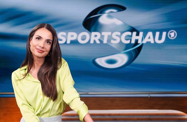 Lea Wagner bezeichnet das "Sportschau"-Set als "schönstes Studio der Welt".
