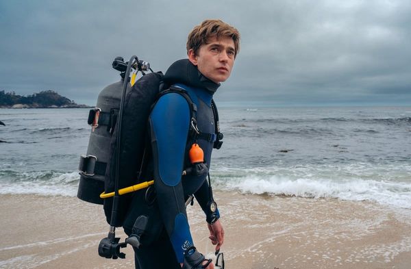 Nachdem es Austin Abrams in "Resident Evil" zuletzt mit gefräßigen Zombies zu tun bekam, hat ihn in "Whalefall" nun ein Wal …