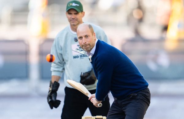 Prinz William spielt Cricket vor dem Buckingham-Palast