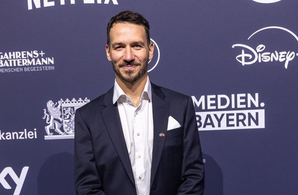 Felix Neureuther konnte bei der Verleihung des Blauen Panther schon wieder lächeln.