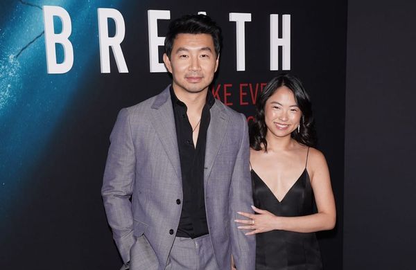 Simu Liu heiratet seine Verlobte Allison Hsu in Frankreich