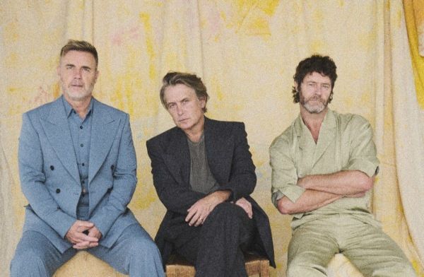 Gary Barlow, Mark Owen und Howard Donald (v.l.) veröffentlichen neue Musik.
