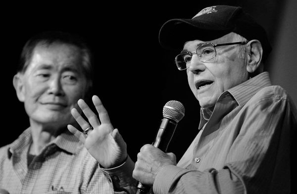 George Takei und Walter Koenig (r.) bei einer "Star Trek"-Convention 2012.