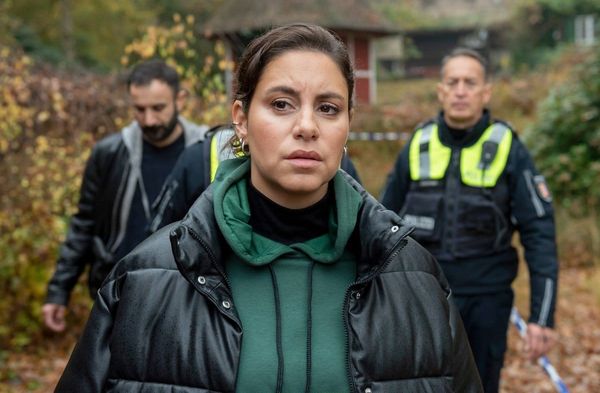 "Tatort: Unter Feinden": Mila Sahin (Almila Bagriacik) glaubt nicht an den Drogentod ihrer Freundin Anna.