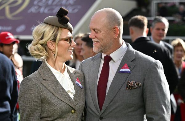 Zara und Mike Tindall zeigten sich verliebt bei einem Pferderennen in Ascot.