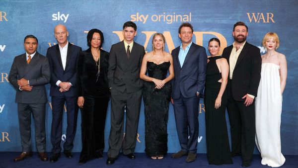 Sienna Miller, Dominic West und der Cast von "War" bei der Weltpremiere in London