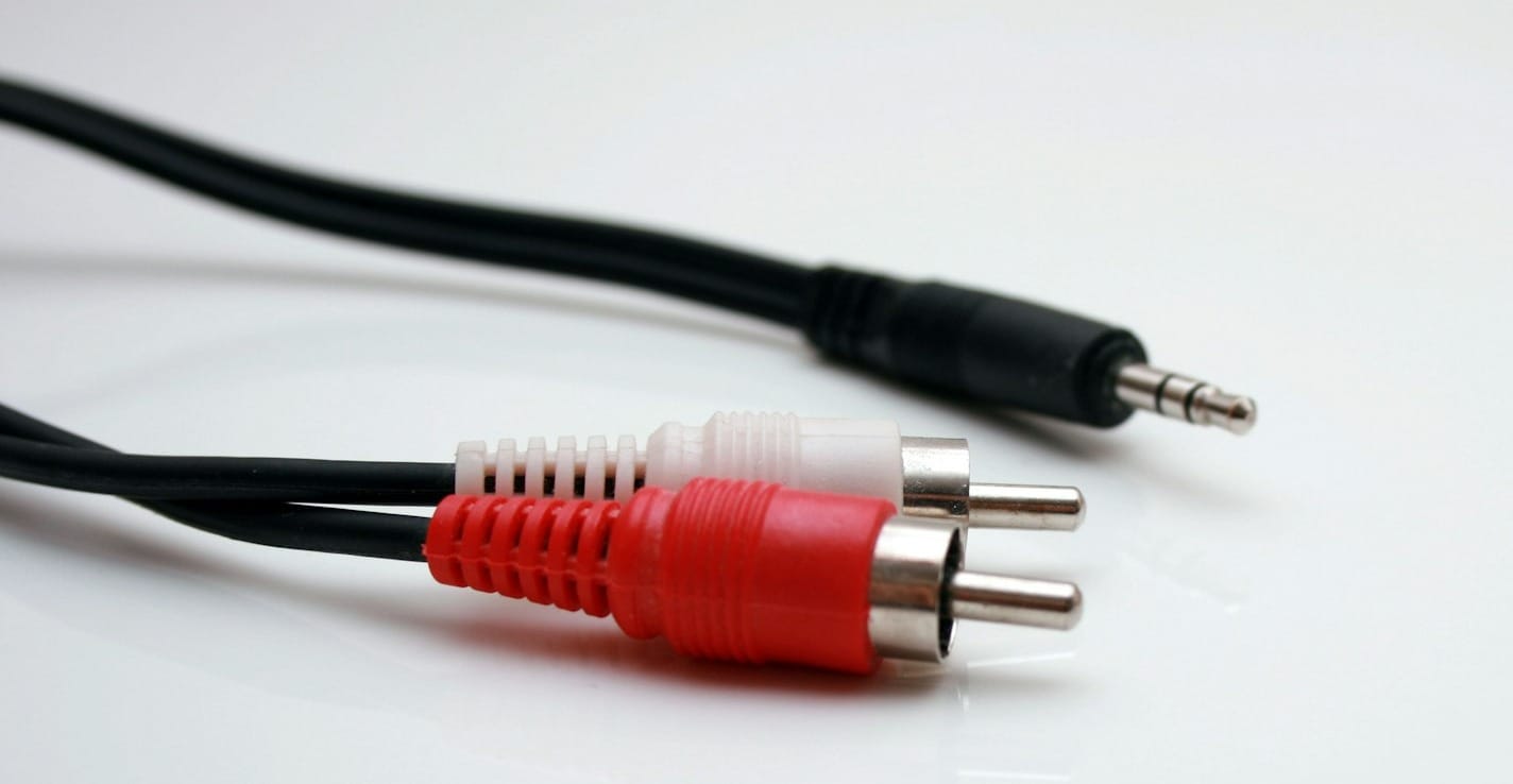 closeup photo of RCA cable